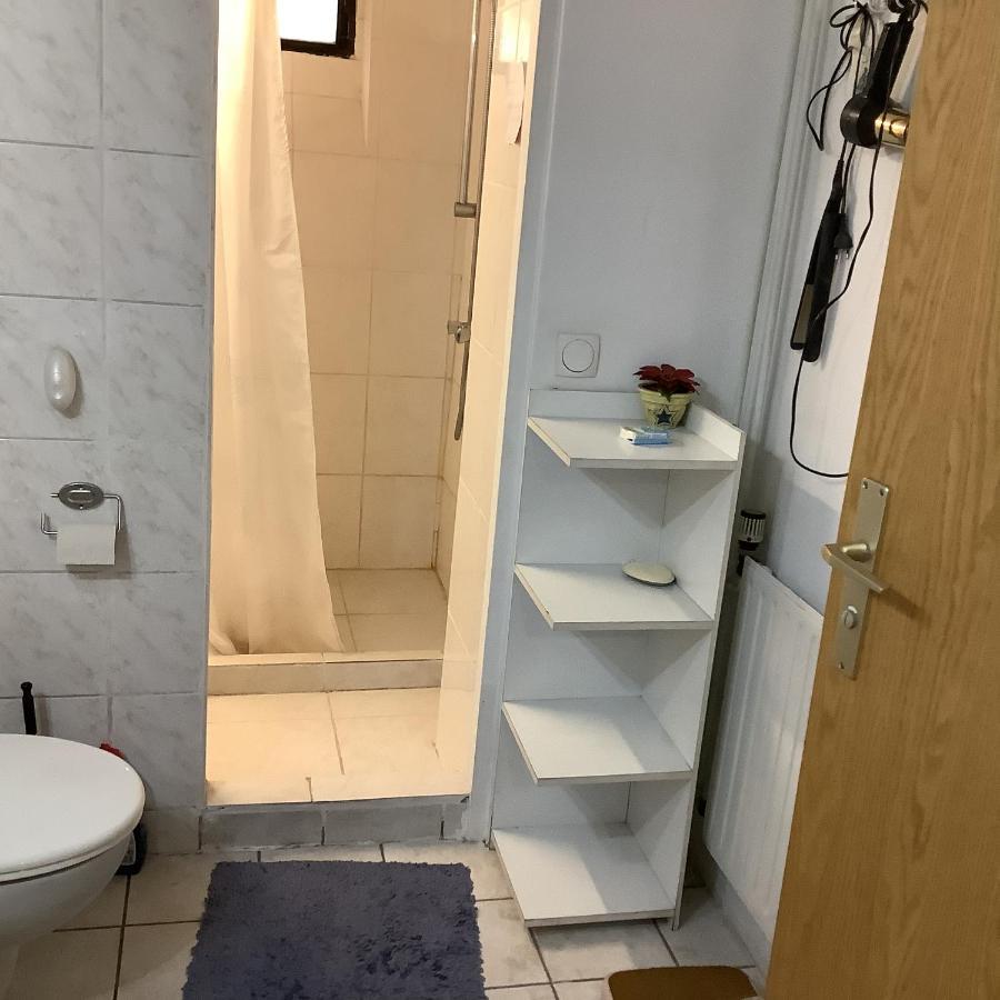 Gemuetliches Zimmer Im Seterant/Untergeschoss 埃森 外观 照片